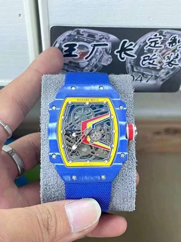 Dong-Ho-Che-Tac-Richard-Mille-RM67-02-Vo-Carbon-Mau-Xanh-Duong-Sieu-Nhe-37-Grams-38.7×47-5-600x800-1.jpg