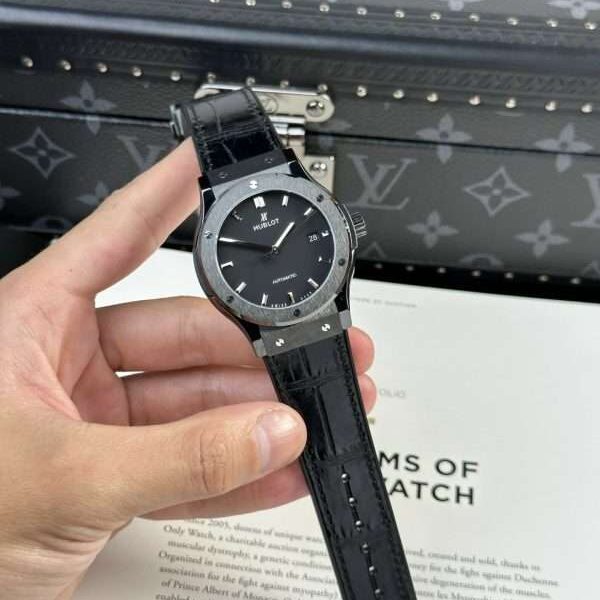Hublot Classic Fusion Replica Watch Ceramic Refined Black 42mm
