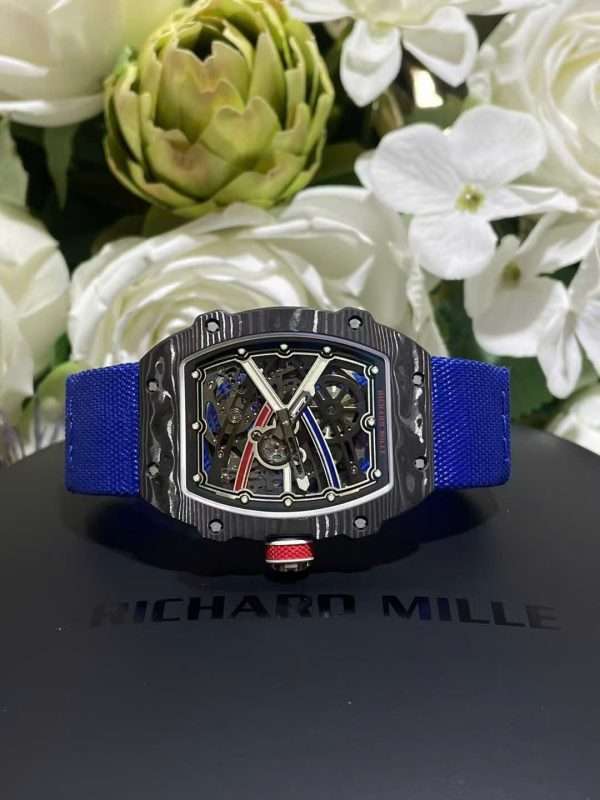 Dong-Ho-Richard-Mille-Che-Tac-RM67-02-Vo-Carbon-Sieu-Mong-Trong-Luong-37-Grams-Sieu-Nhe-38.7×47-4-600x800-1.jpg