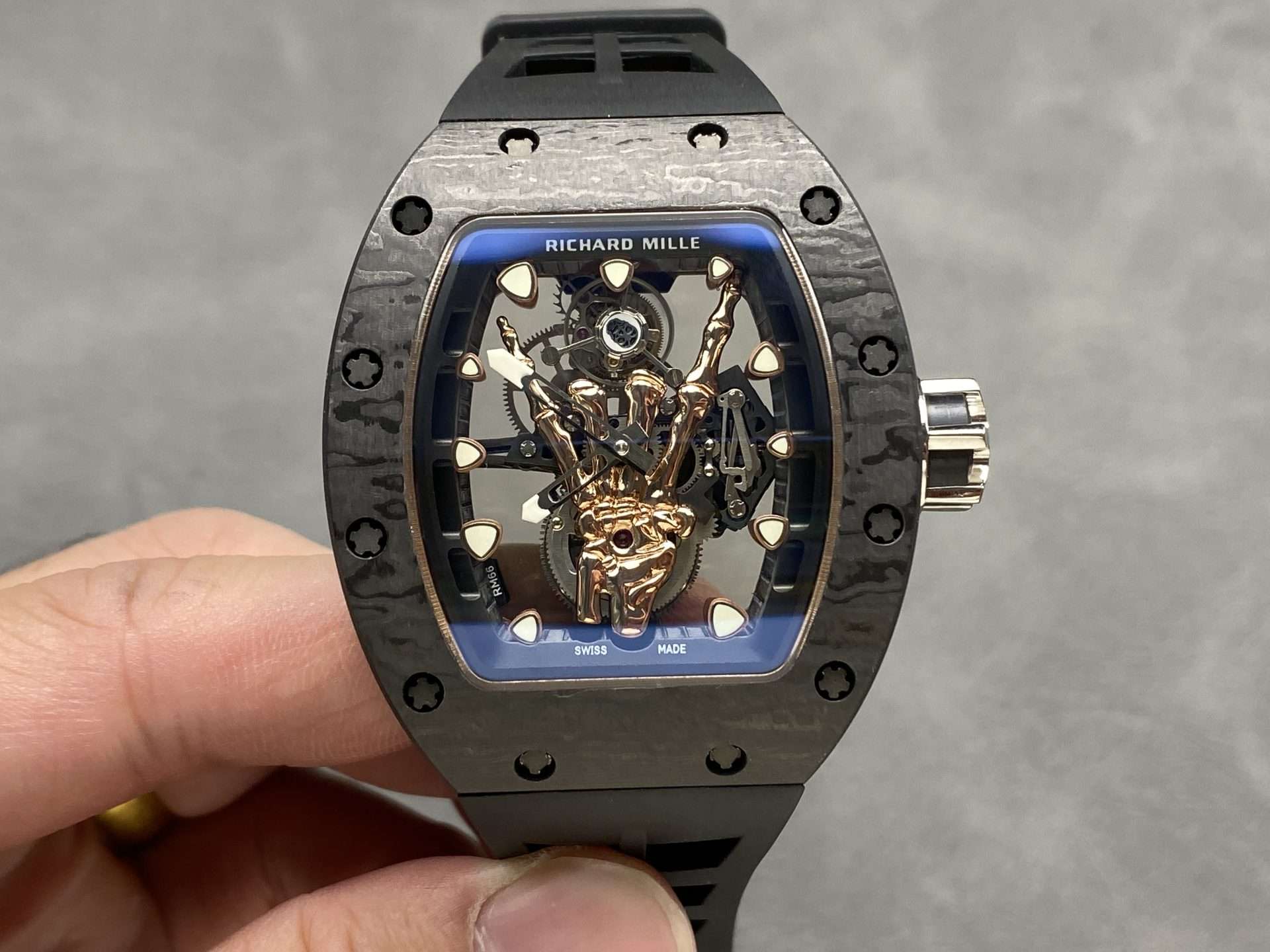 Dong-Ho-Richard-Mille-RM66-Che-Tac-Carbon-Sieu-Nhe-Boc-Vang-Hong-Tinh-Chinh-7.jpg