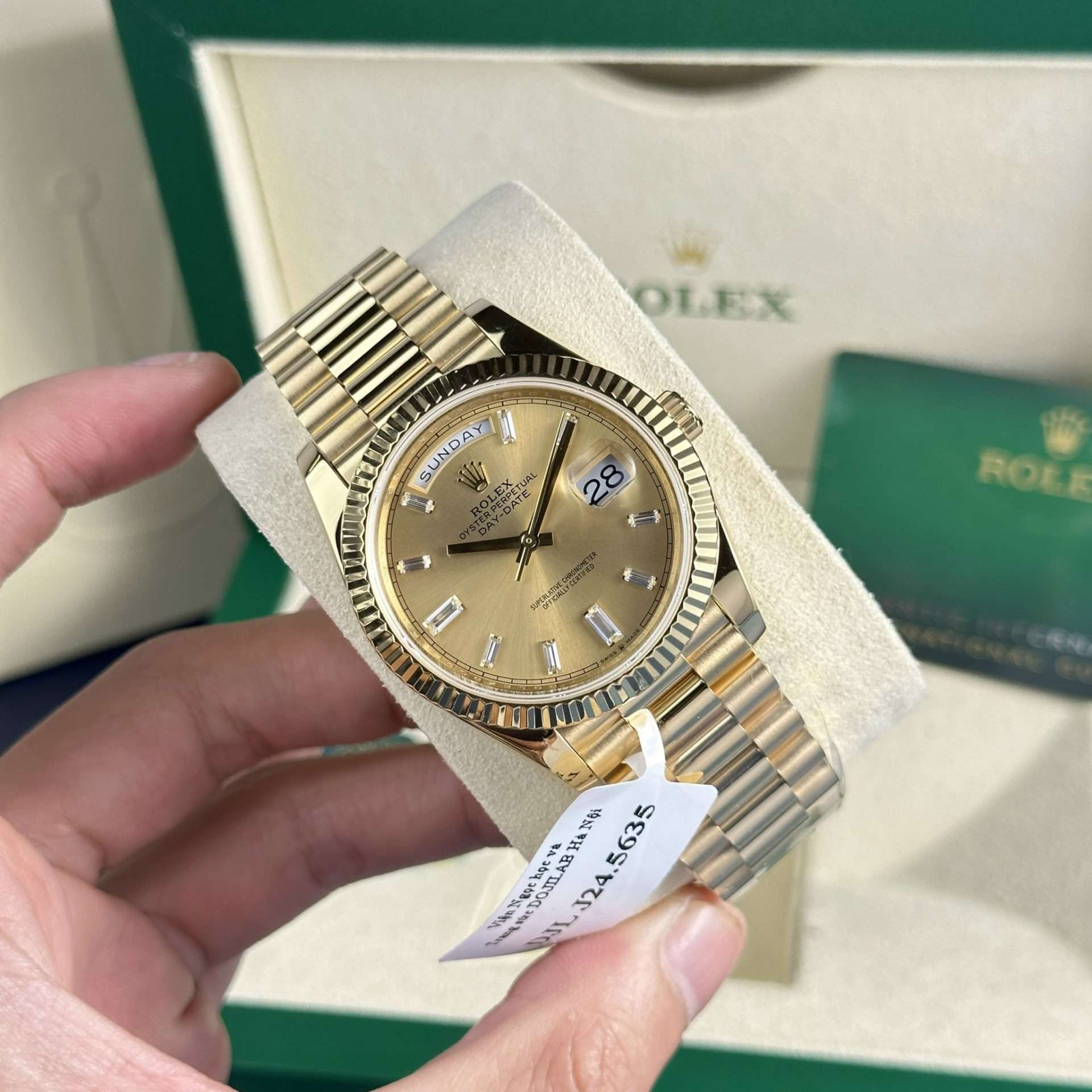 Dong-Ho-Rolex-Che-Tac-Boc-Vang-18K-Day-Date-228238-Yellow-Gold-178-Grams-GM-Factory-40mm-1.jpg