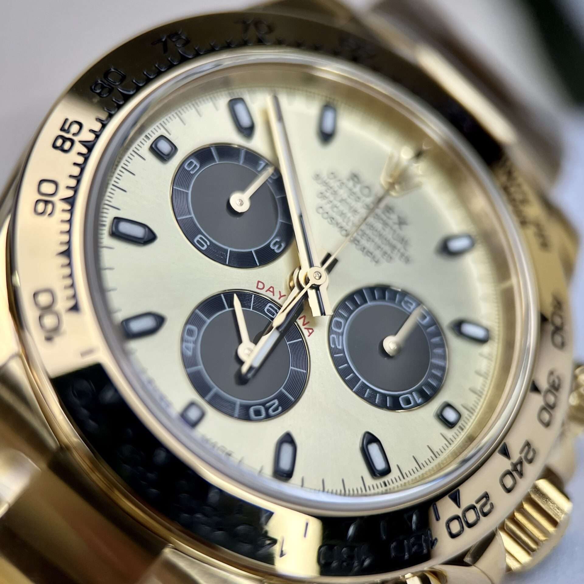 Dong-Ho-Rolex-Cosmograph-Daytona-116508-Replica-11-BT-Factory-40mm-4.jpg