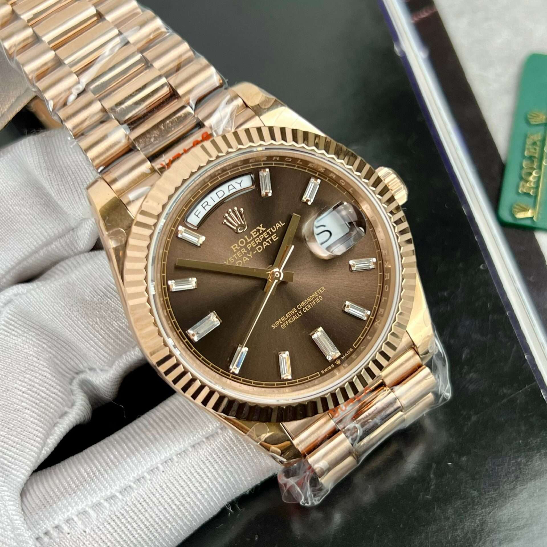 Dong-Ho-Rolex-Day-Date-228235-Replica-11-Mat-So-Chocolate-GMF-40mm-4.jpg
