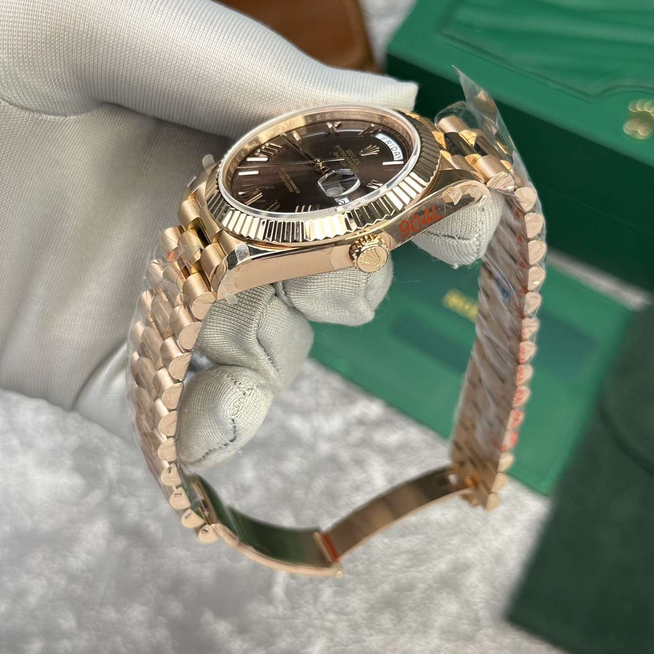 Dong-Ho-Rolex-Day-Date-228235-Rose-Gold-Mat-Chocolate-Rep-11-V2-GMF-40mm-1-1.jpg