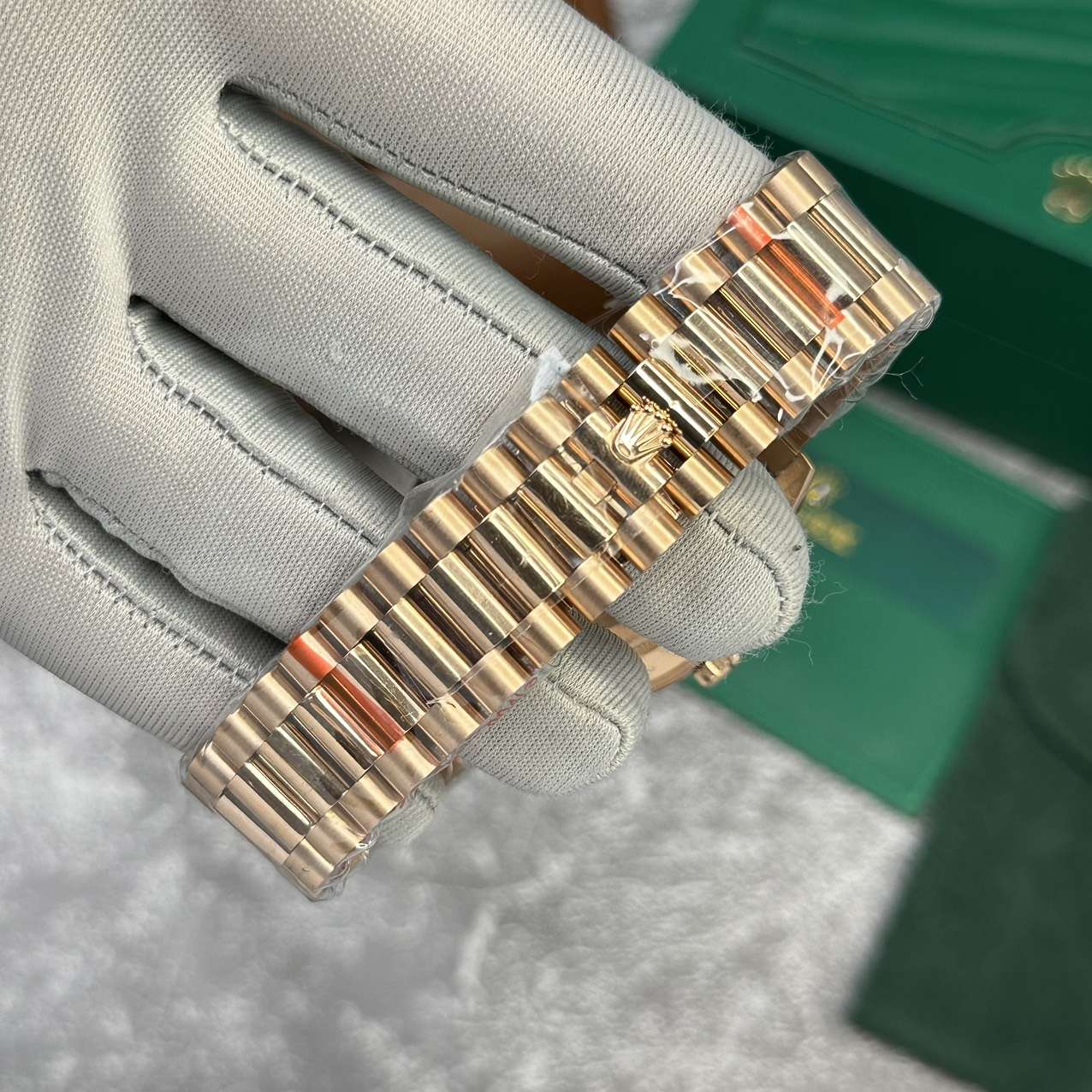 Dong-Ho-Rolex-Day-Date-228235-Rose-Gold-Mat-Chocolate-Rep-11-V2-GMF-40mm-6-1.jpg