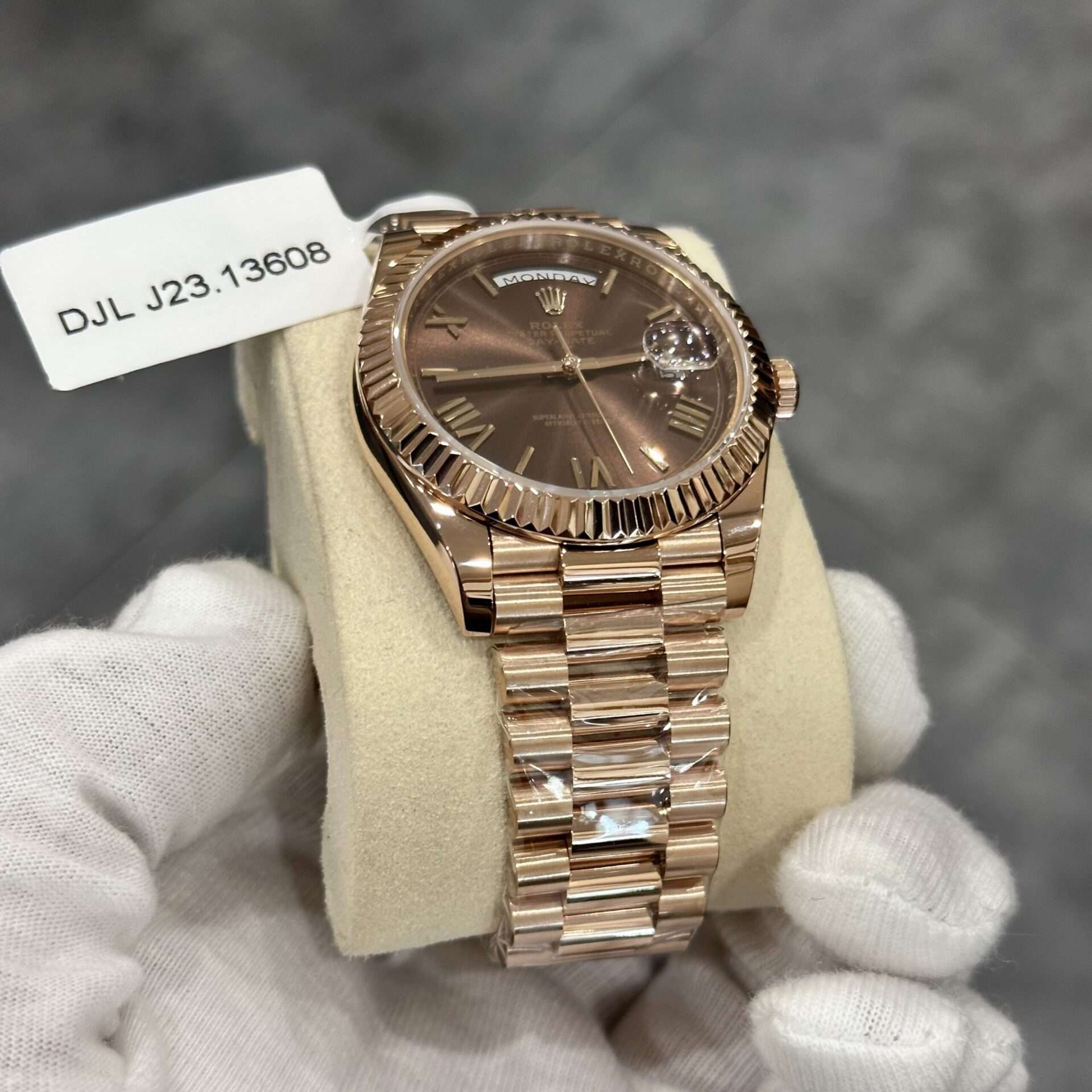 Dong-Ho-Rolex-Day-Date-228238-Boc-Vang-Mat-Chocolate-154gram-GM-V2-40mm-1-scaled-1.jpg
