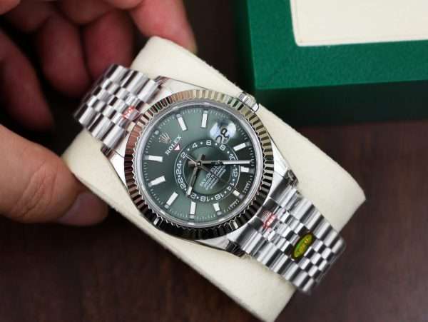 Rolex Replica 1:1 Watch Sky Dweller Green Dial Jubilee Strap 42mm