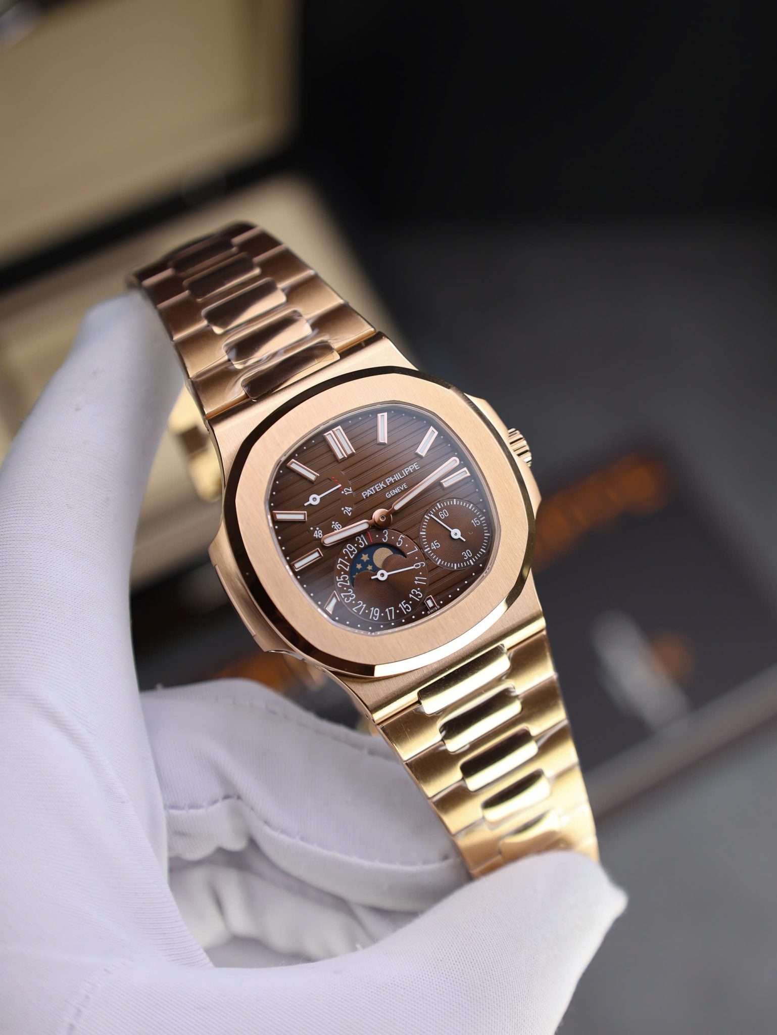 Patek-Philippe-Nautilus-5712-1R-001-Rose-Gold-Chocolate-Dial-2-scaled-1.jpg