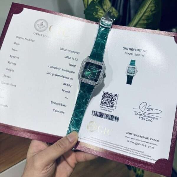 Cartier Santos With Green Moissanite Replica Watch 39.8mm
